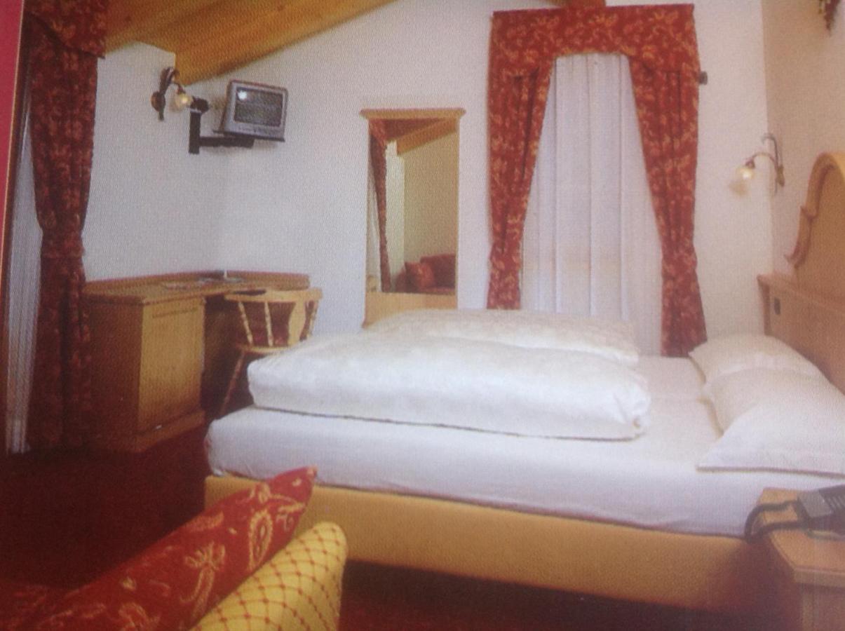 Hotel Pordoi - Fam Furgler アラッバ エクステリア 写真