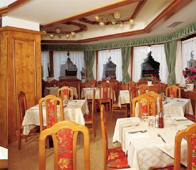Hotel Pordoi - Fam Furgler アラッバ エクステリア 写真