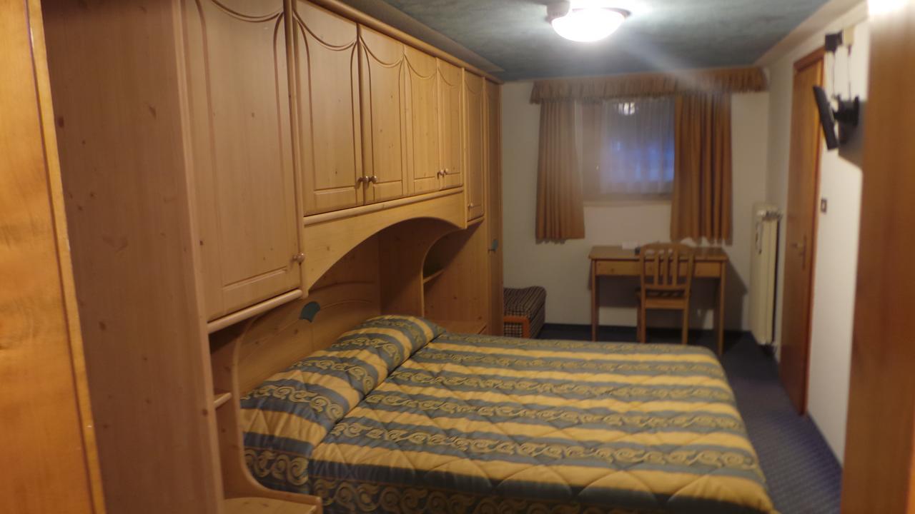 Hotel Pordoi - Fam Furgler アラッバ エクステリア 写真