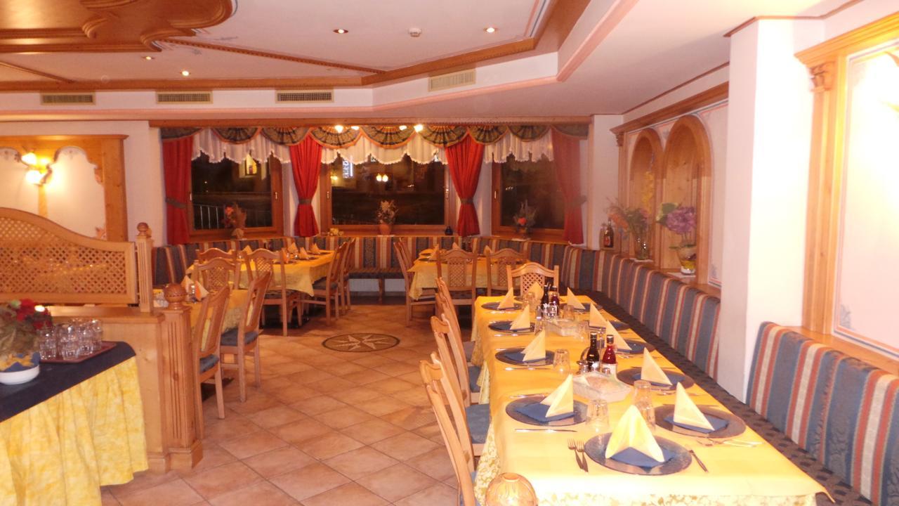 Hotel Pordoi - Fam Furgler アラッバ エクステリア 写真