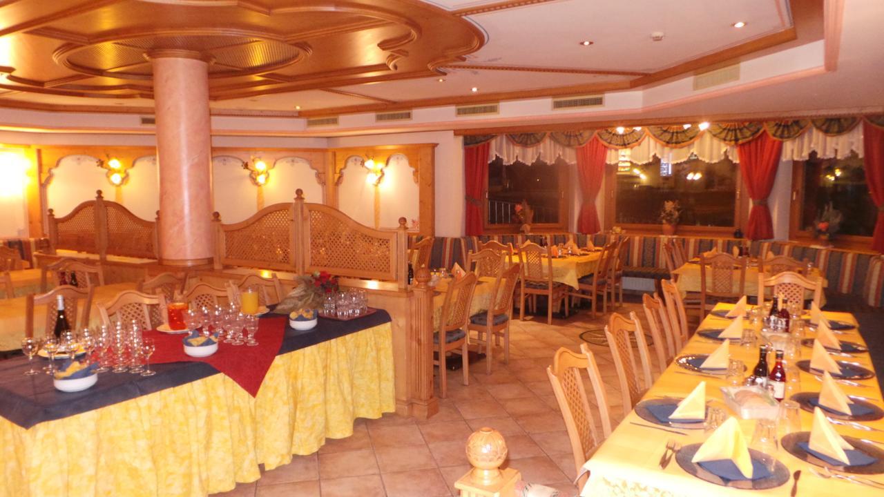 Hotel Pordoi - Fam Furgler アラッバ エクステリア 写真